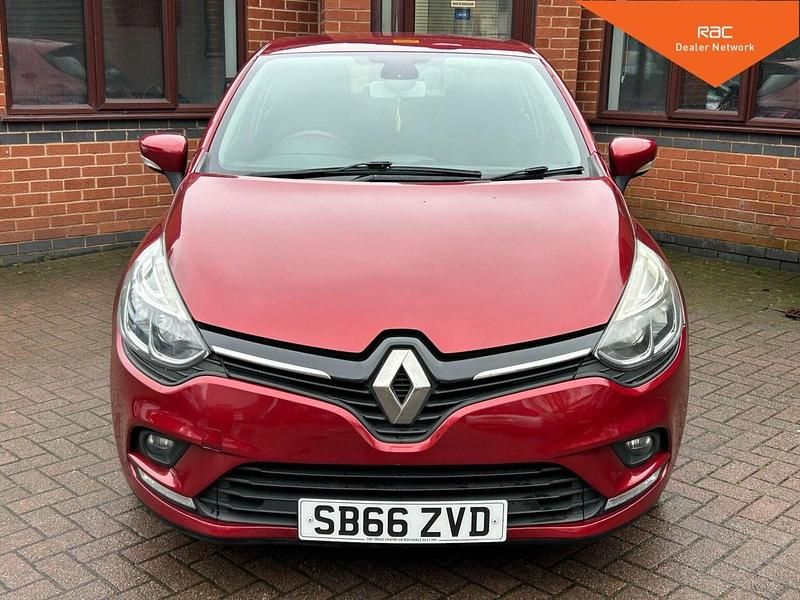 Used Renault Clio IV Dynamique 2016 Red Hatchback