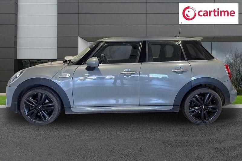 Usado Mini Cooper S Hatch 192 HP (141 kW) 2019 Cinzento Citadino