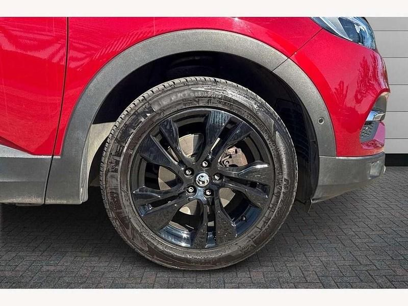 Used Vauxhall Grandland X SRi 130 HP (95 kW) 2021 Red SUV