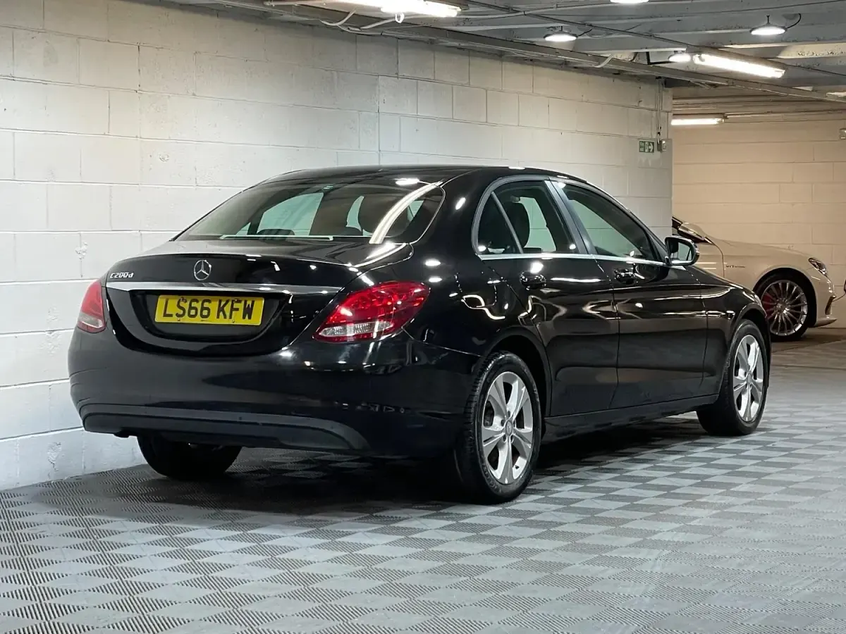 Used Mercedes C200 Executive 136 HP (100 kW) 2016 Black Sedan