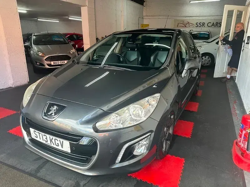 Used Peugeot 308 Allure 115 HP (84 kW) 2013 Grey Hatchback