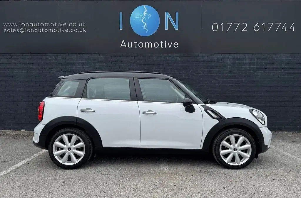 Used Mini Cooper S 2016 White Hatchback