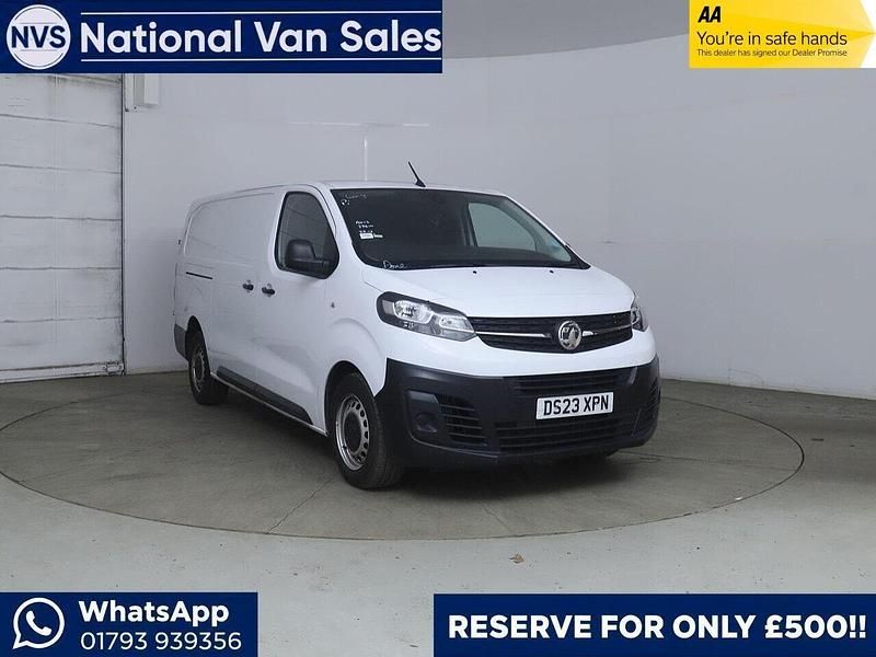 Used Vauxhall Vivaro S 100 HP (73 kW) 2023 White MPV