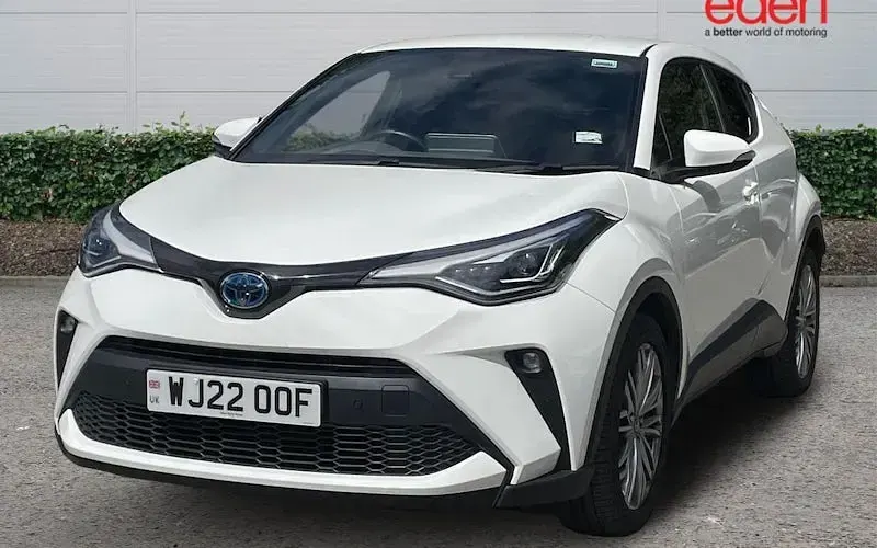 Used Toyota C-HR 184 HP (135 kW) 2022 White SUV