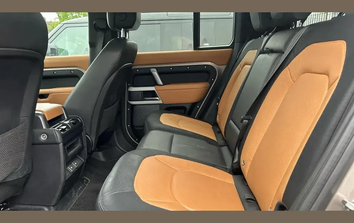 Gebraucht Land Rover Defender HSE Dynamic 404 PS (297 kW) 2023 Braun SUV