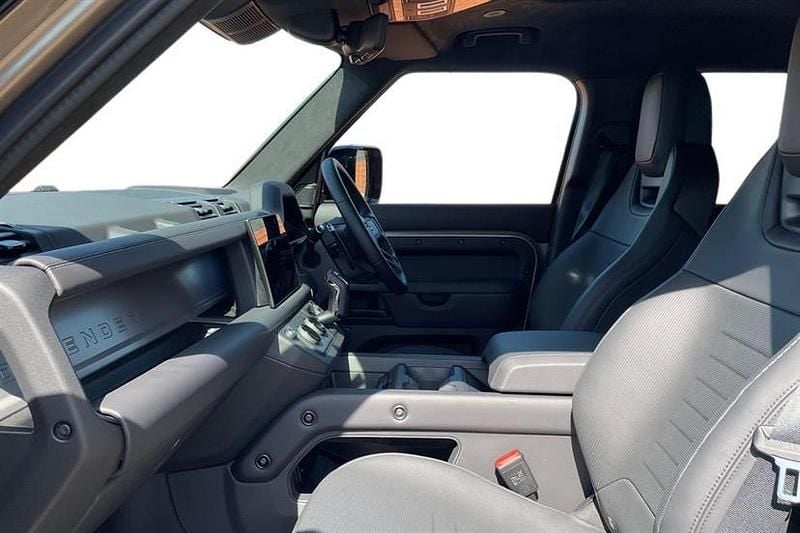 Used Land Rover Defender 635 HP (467 kW) 2026 Petra copper SUV