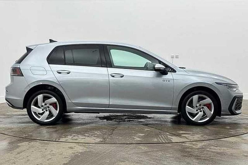 New VW Golf VIII GTE 272 HP (200 kW) 2025