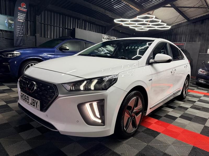 Used Hyundai Ioniq Premium SE 141 HP (103 kW) 2019 White Hatchback