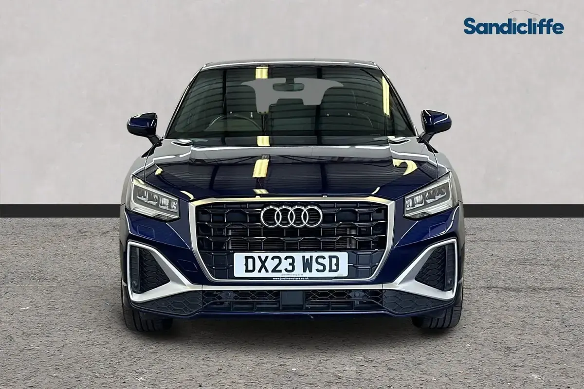 Gebraucht Audi Q2 S-Line 150 PS (110 kW) 2026 Blau SUV