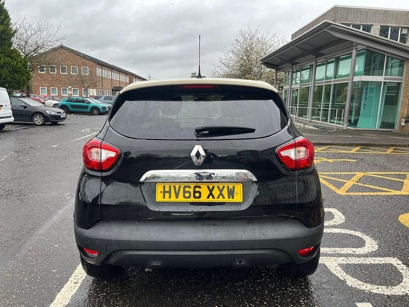 Usado Renault Captur Dynamique 90 HP (66 kW) 2016 Preto SUV