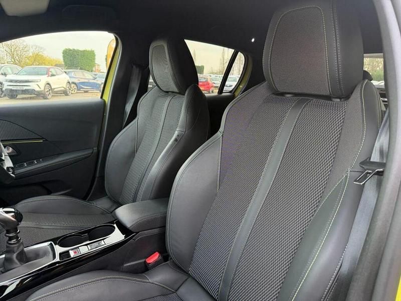 Begagnad Peugeot 208 GTi 99 HK (72 kW) 2025 Gul Halvkombi