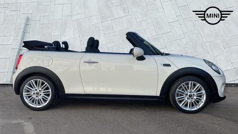 Used Mini Cooper 134 HP (98 kW) 2016 White Hatchback