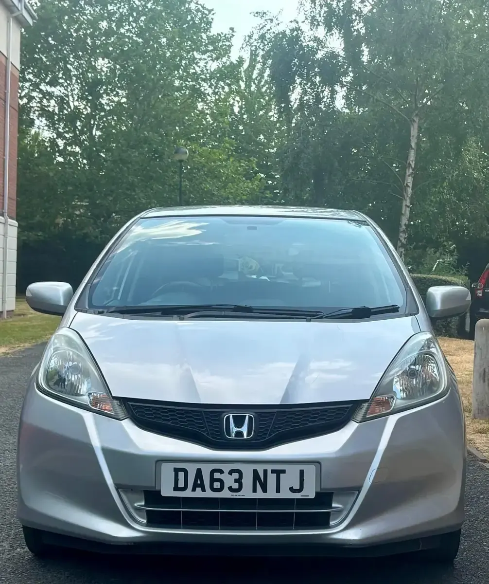 Used Honda Jazz ES 99 HP (72 kW) 2014 Silver Hatchback