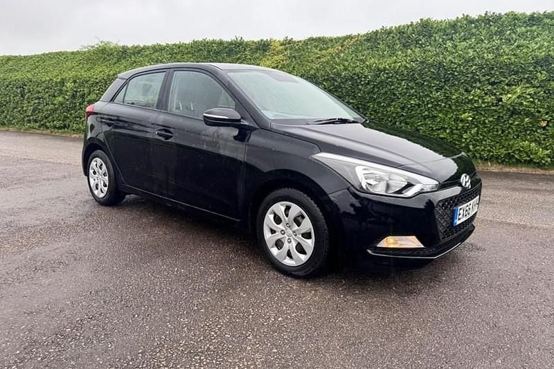 Black Used 2016 Hyundai i20 Hatchback | £4,000 (A bit pricey) - Image 1/1