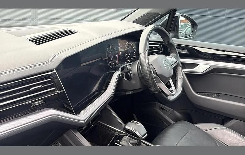 Used VW Touareg Black Edition 281 HP (206 kW) 2021 Black SUV