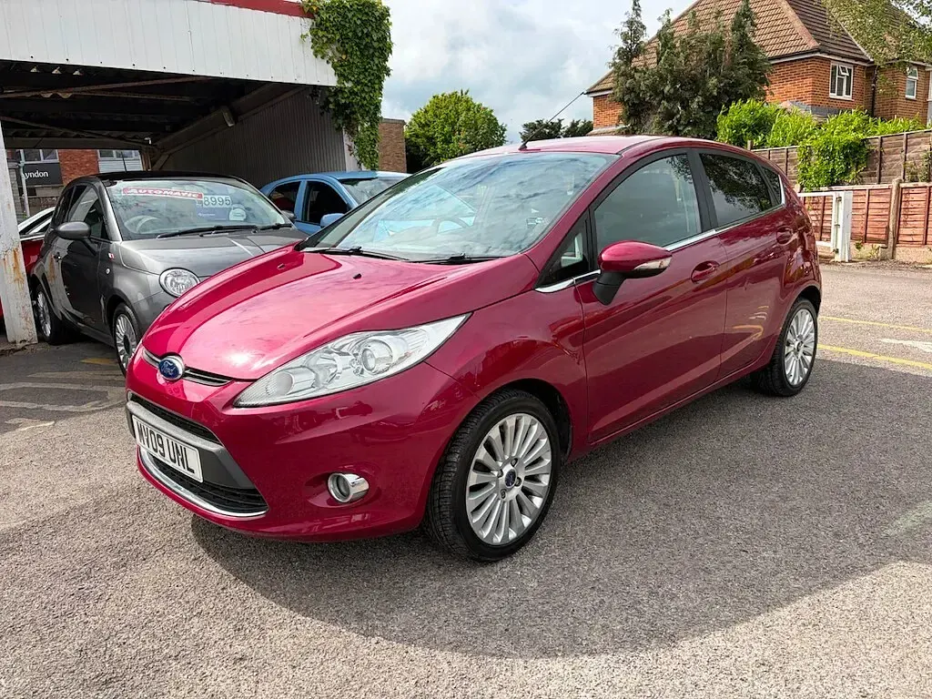 Used Ford Fiesta Titanium 2009 Red Hatchback