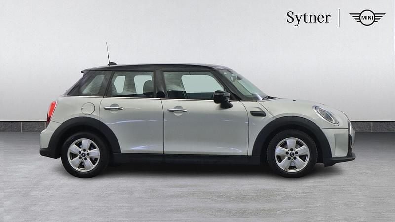 Used Mini Cooper Classic 134 HP (98 kW) 2022 Silver Hatchback