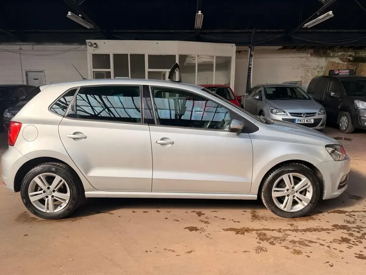 Usado VW Polo Edition 90 HP (66 kW) 2017 Prateado Citadino