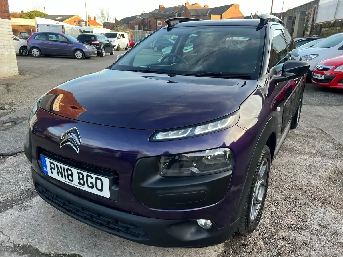 Used Citroën C4 Cactus Feel 100 HP (73 kW) 2018 Purple Hatchback