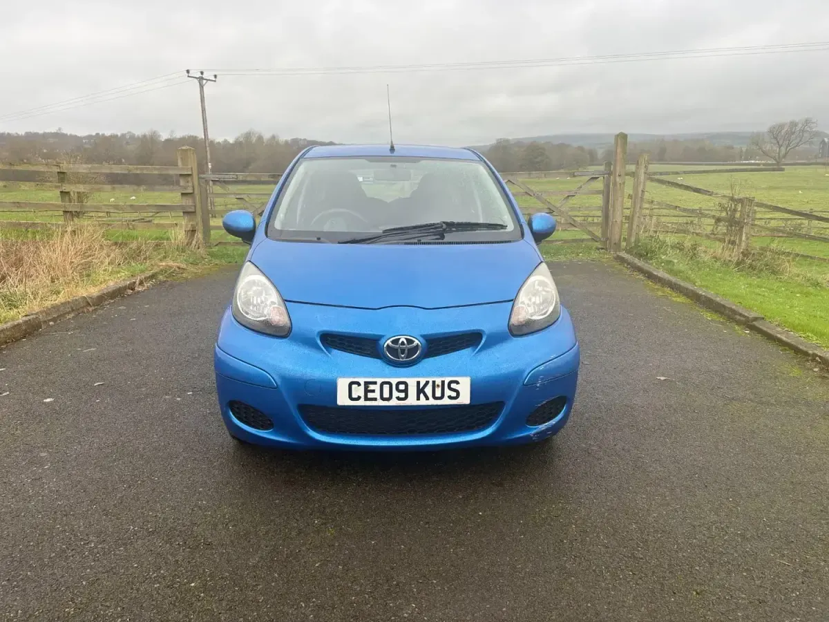 Gebraucht Toyota Aygo 2009 Blau Kleinwagen