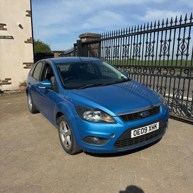 Blue Used 2009 Ford Focus Zetec Hatchback | £1,695 (Fair price) - Image 1/4