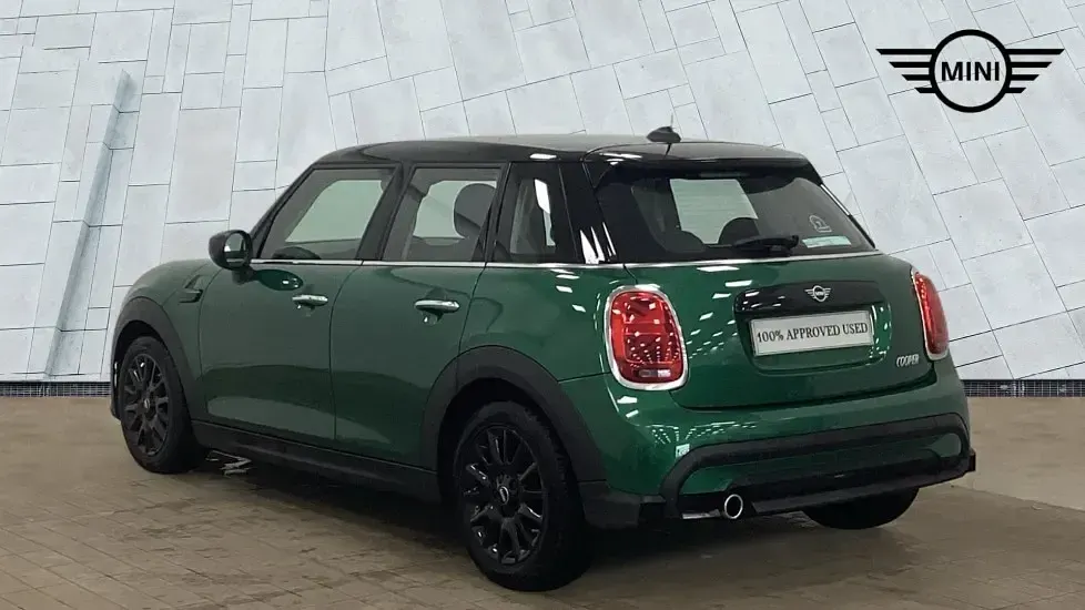 Used Mini Cooper Classic 134 HP (98 kW) 2023 Green Hatchback