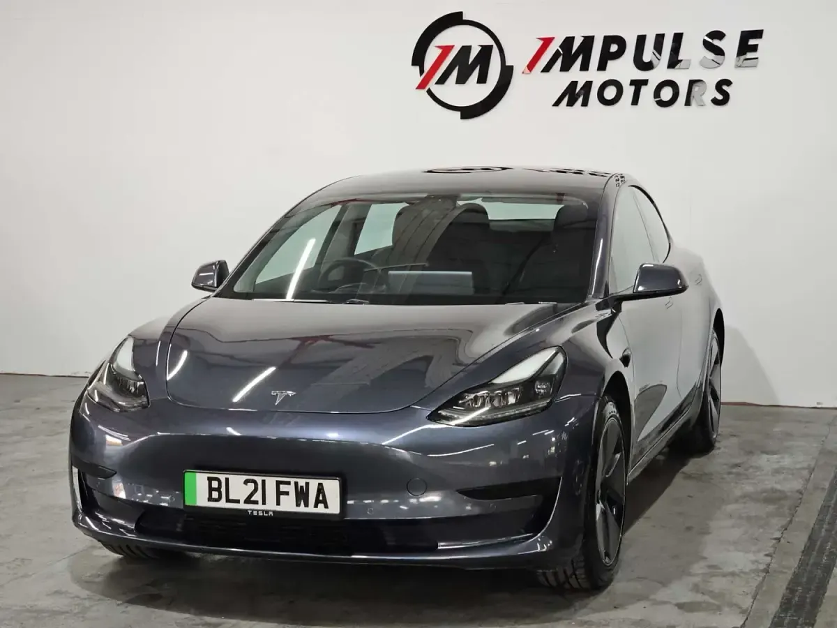 Usado Tesla Model 3 Standard Range 366 kW (498 HP) 2021 Cinzento Sedan