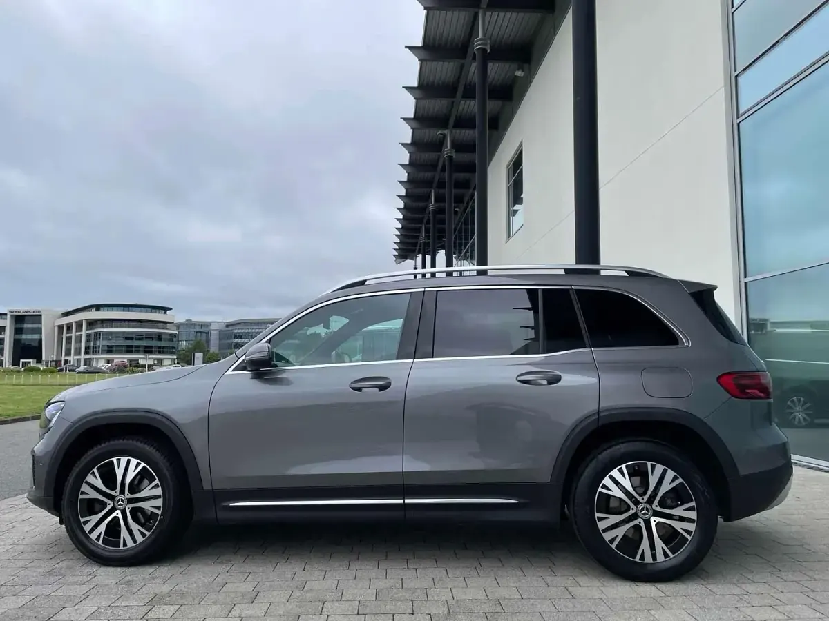 Used Mercedes GLB200 Executive 163 HP (119 kW) 2025 Grey SUV