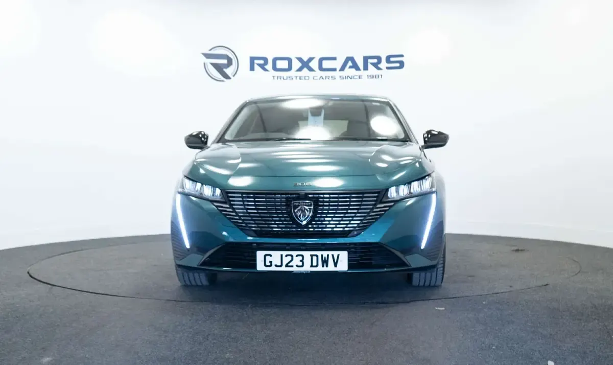 Used Peugeot 308 SW Allure Premium 130 HP (95 kW) 2023 Blue Estate