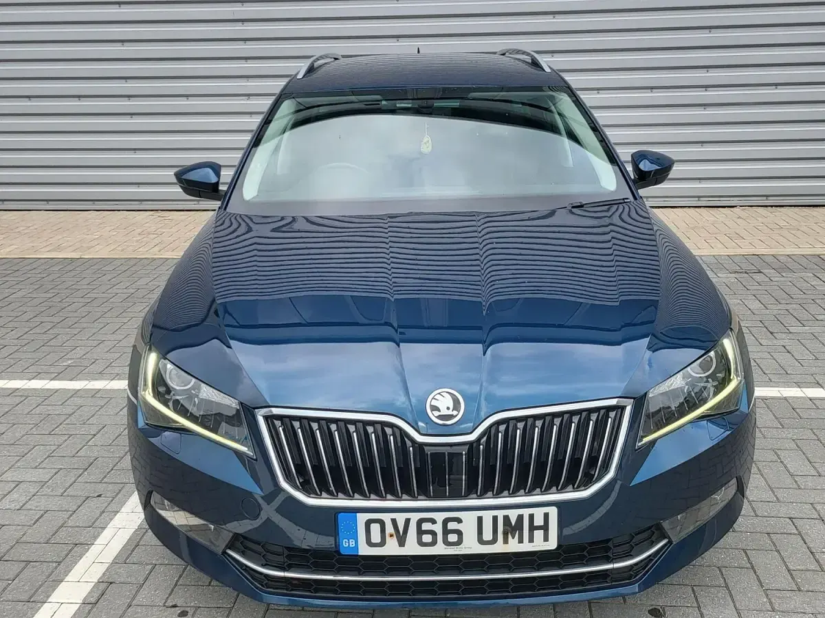 Used Skoda Superb SE L Executive 190 HP (139 kW) 2016 Blue Estate