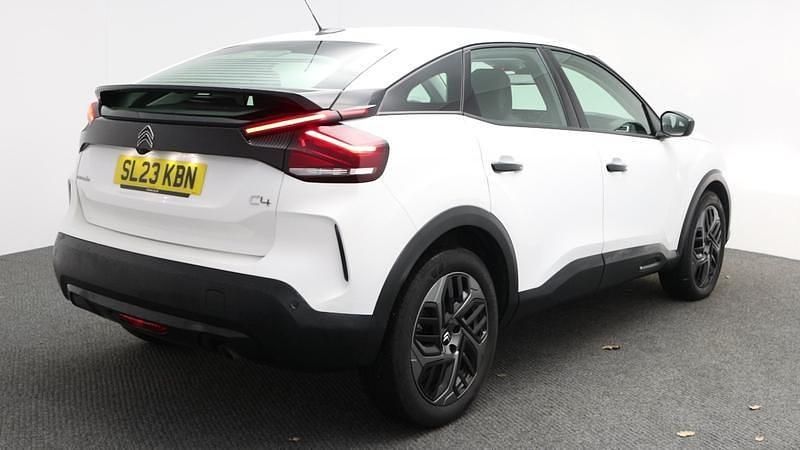 Used Citroën C4 PureTech 99 HP (72 kW) 2023 White Hatchback
