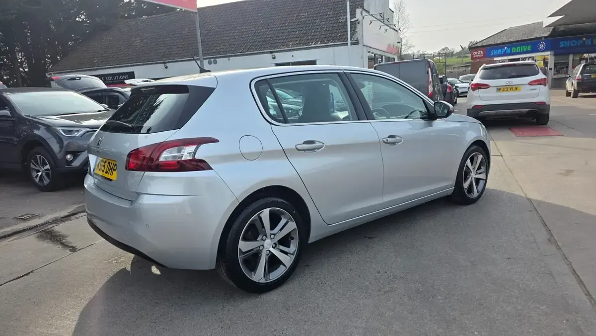 Used Peugeot 308 Allure 115 HP (84 kW) 2015 Silver Hatchback