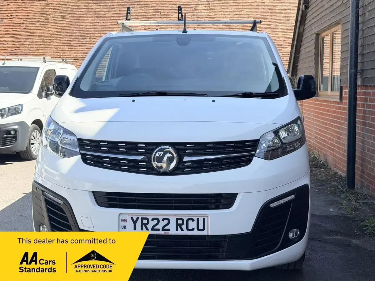 Used Vauxhall Vivaro Sportive 120 HP (88 kW) 2022 White MPV