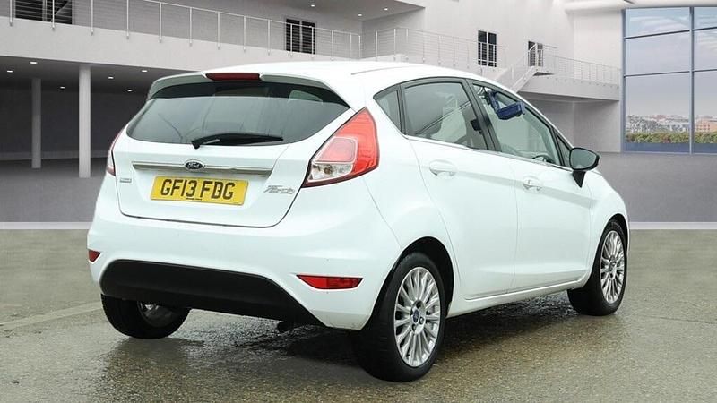 Used Ford Fiesta Titanium 2013 White Hatchback