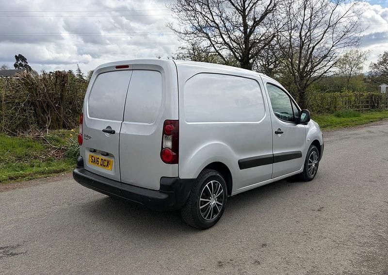 Używany Citroën Berlingo 75 KM (55 kW) 2016 Srebrny Minivan