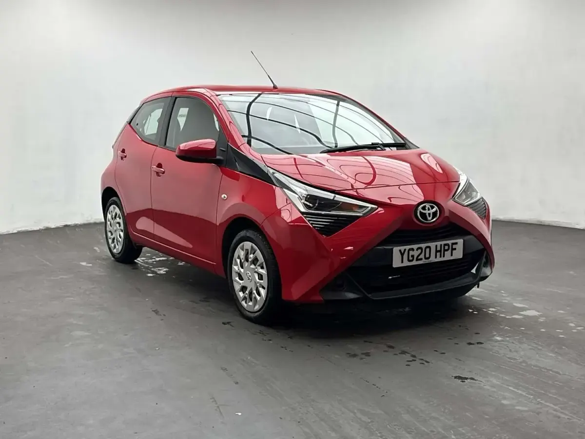 Used Toyota Aygo X-play 70 HP (51 kW) 2020 Red Hatchback