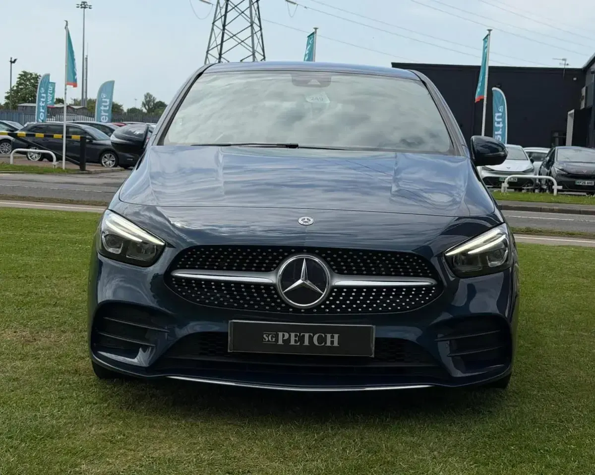 Begagnad Mercedes B200 Executive 148 HK (108 kW) 2019 Blå Minibuss