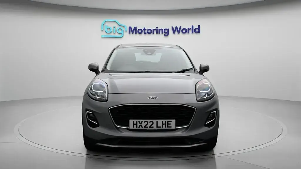 Käytetty Ford Puma Titanium 125 HP (91 kW) 2022 Hopea Katumaasturi