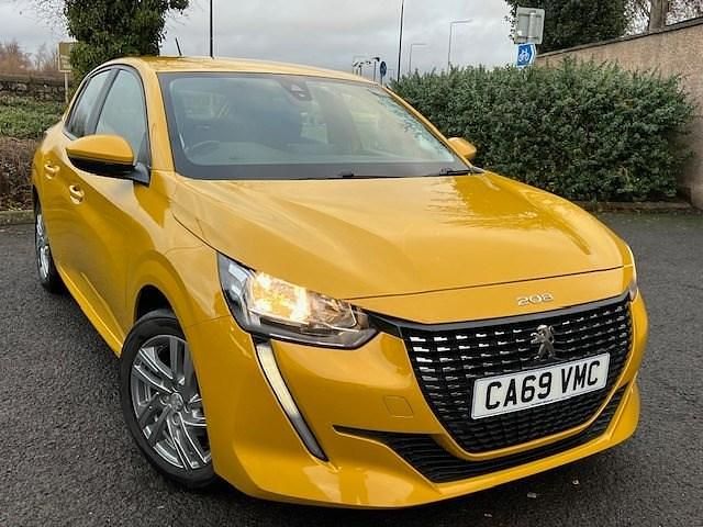 Used Peugeot 208 Active 2020 Faro yellow metallic Hatchback