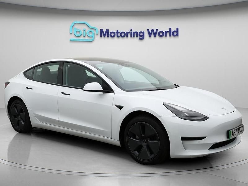 White Used 2021 Tesla Model 3 Standard Range Plus Sedan | £17,000 (Fair price) - Image 1/4