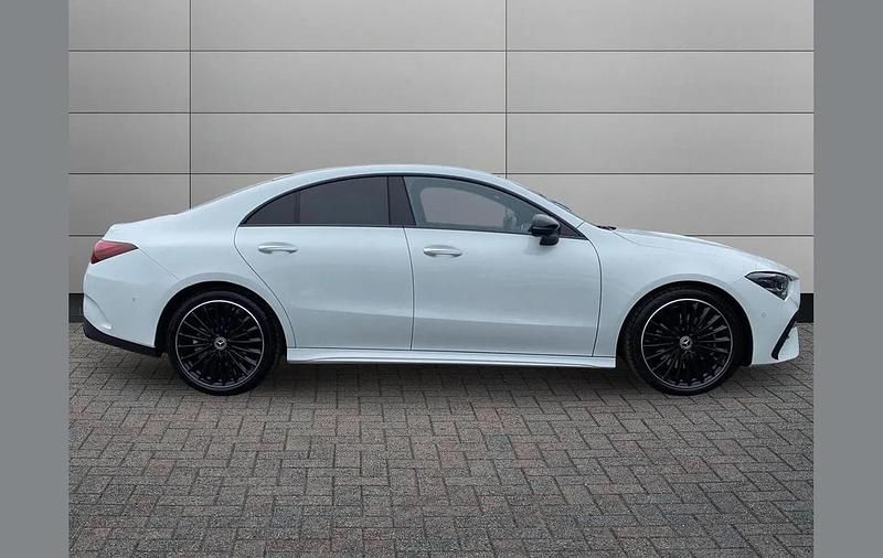 Used Mercedes CLA200 AMG Line Premium Plus 161 HP (118 kW) 2024 White Coupe