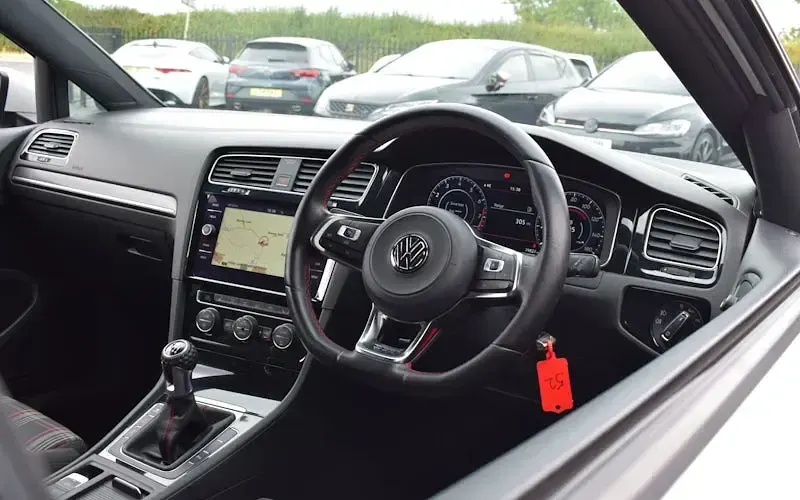 Used VW Golf VII GTI 230 HP (169 kW) 2017 White Hatchback