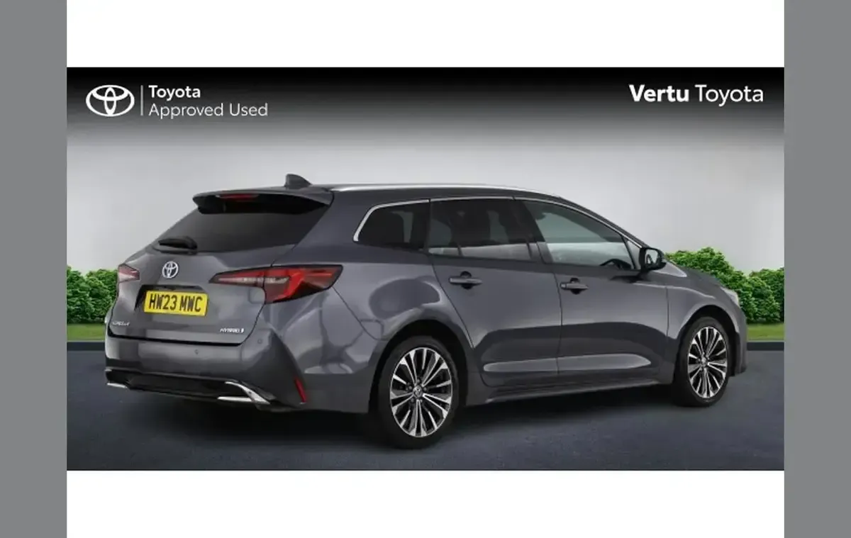 Used Toyota Corolla Design 138 HP (101 kW) 2023 Grey Estate