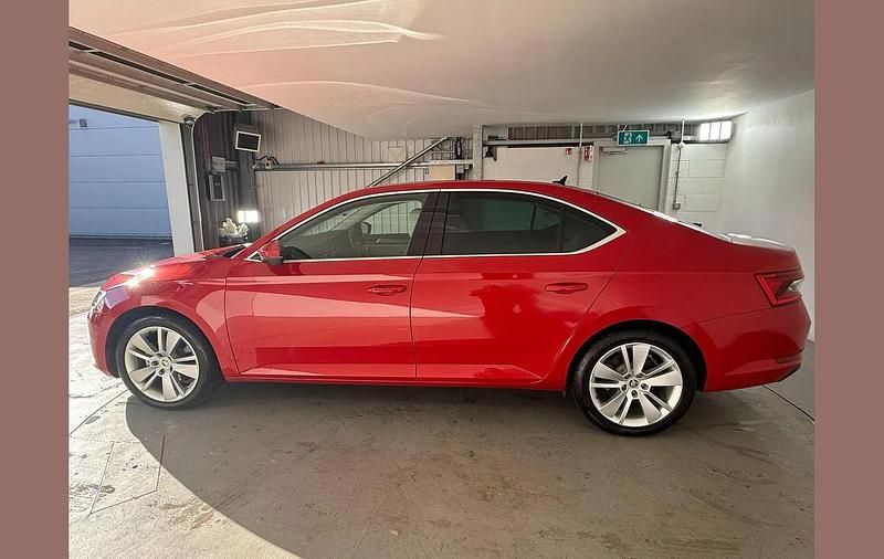 Used Skoda Superb SE L 147 HP (108 kW) 2020 Red Hatchback