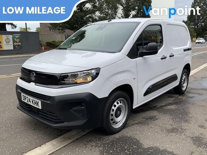 Used Vauxhall Combo S 100 HP (73 kW) 2024 White Van