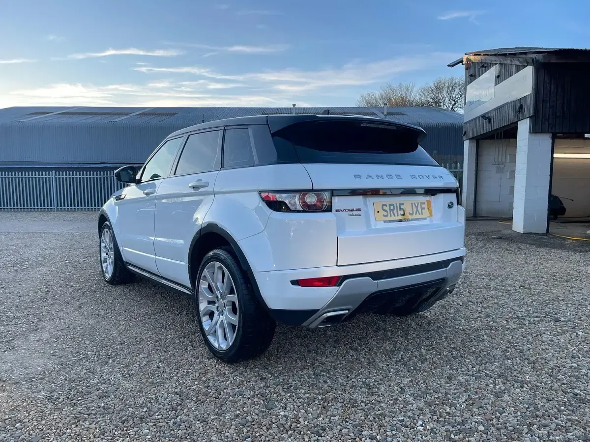 Used Land Rover Range Rover evoque Dynamic 2015 White Estate