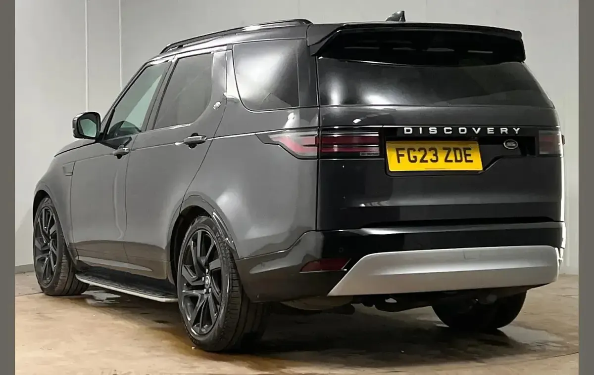 Used Land Rover Discovery 296 HP (217 kW) 2023 Grey SUV