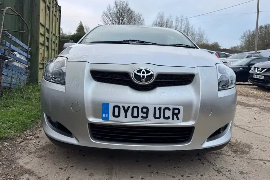 Usado Toyota Auris SR 177 HP (130 kW) 2009 Prateado Citadino