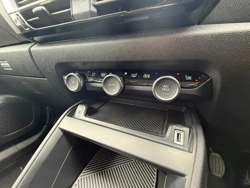 Używany Citroën C4 PureTech 2023 Szary SUV