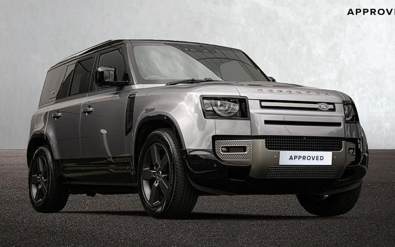 Used 2025 Land Rover Defender SE Dynamic SUV | £60,999 (Fair price) - Image 1/4